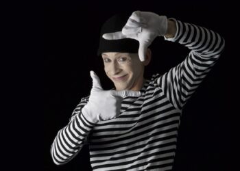 آیین رونمایی از پوستر دومین جشنواره بین‌المللی پانتومیم زنجان برگزار شد