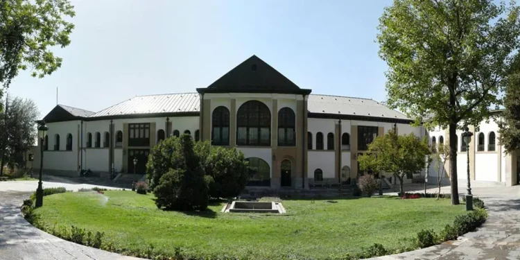 برگزاری نشست «کاخ نیاوران در سفرنامه» در تالار آبی 1 برگزاری نشست «کاخ نیاوران در سفرنامه» در تالار آبی