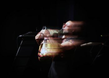 نی انبان نوازنده ایرانی در قزاقستان