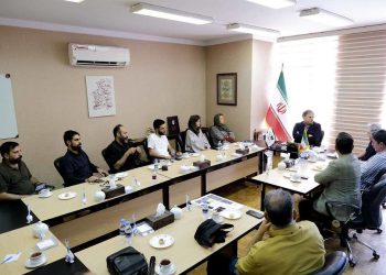 نشست مدیرکل هنرهای نمایشی با مدیران تماشاخانه‌های خصوصی برگزار شد