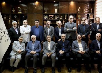 نشست هم‌اندیشی حمید نیلی با مدیران‌ سابق هنرهای نمایشی‌ برگزار شد