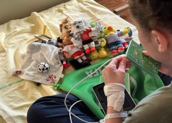 برگزاری مراسم عروسک‌گردانی و قصه‌گویی در بیمارستان بهرامی