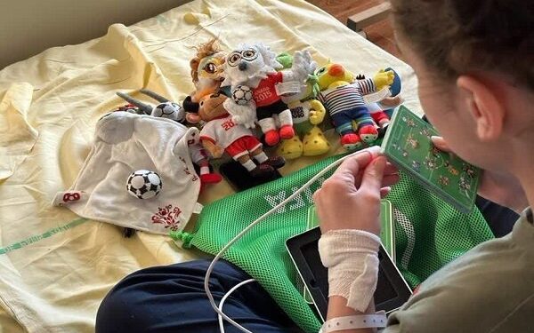 برگزاری مراسم عروسک‌گردانی و قصه‌گویی در بیمارستان بهرامی