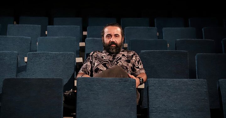 نمایش «منگی» به روی صحنه می‌آید