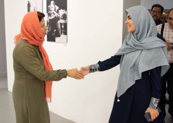 نادره رضایی از نمایشگاه‌های خانه هنرمندان بازدید کرد