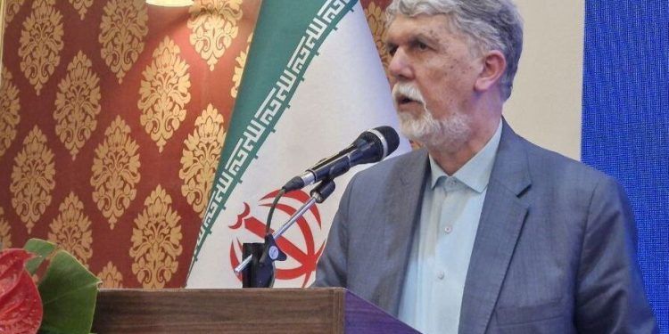 وزیر فرهنگ: باید به صنوف فرهنگی نگاه فراگیر داشته باشیم 1 وزیر فرهنگ: باید به صنوف فرهنگی نگاه فراگیر داشته باشیم