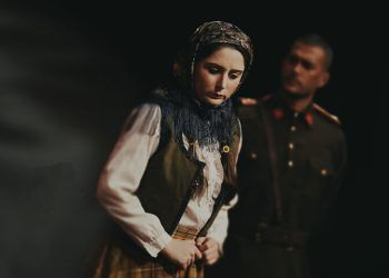 «دایره گچی قفقازی» به دانشجویان تخفیف ۵۰ درصدی می‌دهد