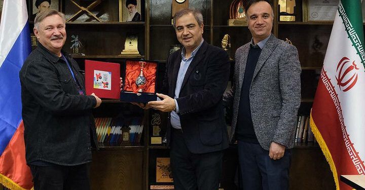 نشست مدیران اداره‌کل هنرهای نمایشی با گروه‌های تئاتر روسیه و فرانسه