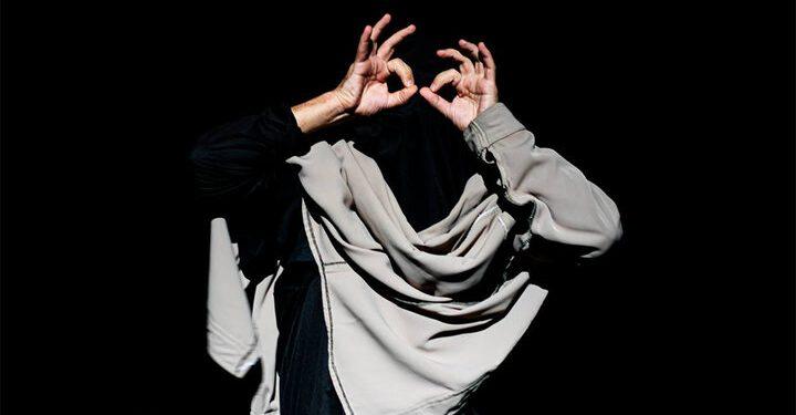 نمایش تلقین در تماشاخانه هما