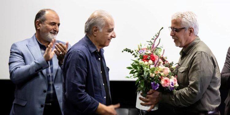 تقدیر از جهانگیر میرشکاری با اعطای نشان درجه یک هنری 1 تقدیر از جهانگیر میرشکاری با اعطای نشان درجه یک هنری