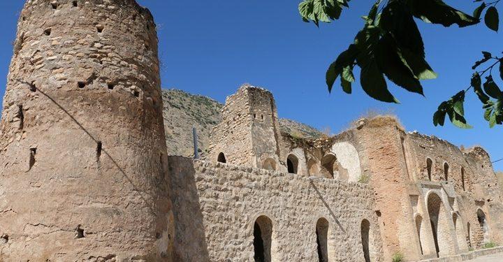 مرمت و سامان‌دهی قلعه اشرف العشایر(قلعه پوراشرف) ایلام