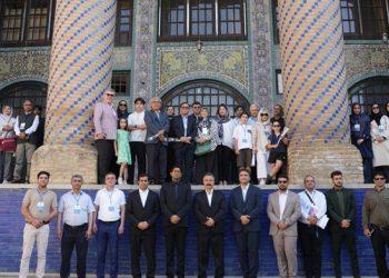 عکس بازدید سفرای آسیایی از رویداد بین‌المللی روز جهانی چوب و و تکیه معاون‌الملک کرمانشاه