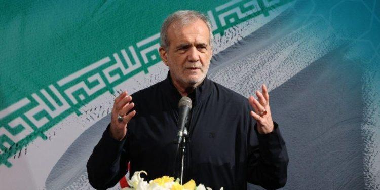 پزشکیان:ملت ایران در مقابل زور و ظلم سر خم نخواهد کرد 1 پزشکیان:ملت ایران در مقابل زور و ظلم سر خم نخواهد کرد