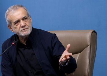 بازدید رئیس‌جمهور از شبکه خبر به مناسبت روز خبرنگار