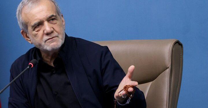 بازدید رئیس‌جمهور از شبکه خبر به مناسبت روز خبرنگار