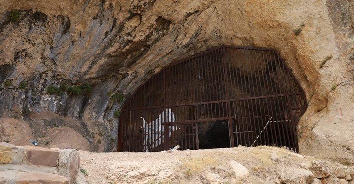 کاوش در غار قلعه‌ کرد آوج