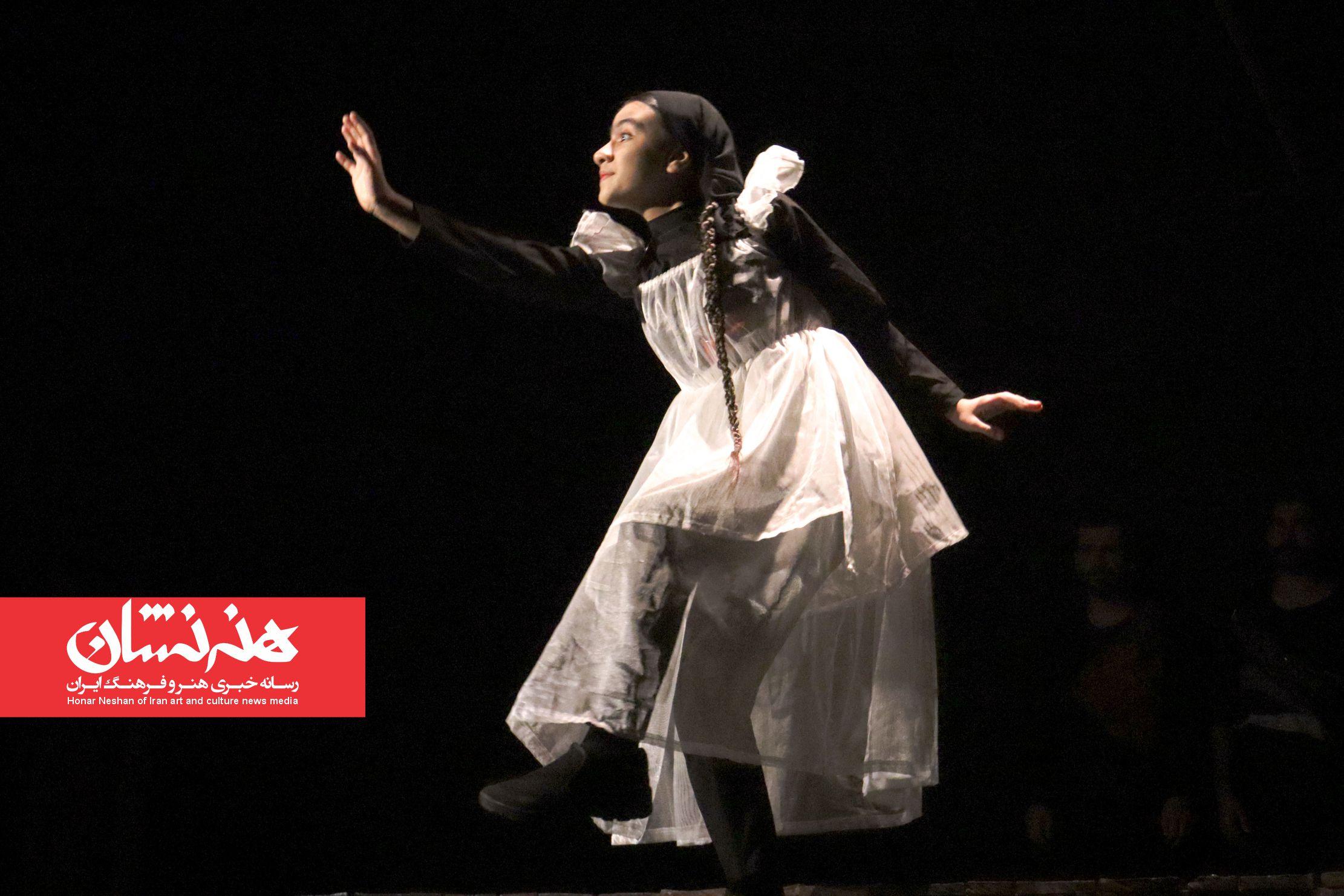 اجرای نمایش «خداحافظ عروسک من» در خانه هنرمندان اهواز